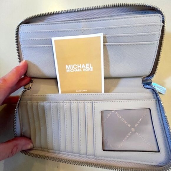 MICHAEL KORS | Jet Set Travel Large Wallet in Signature print - Picture 6 of 14